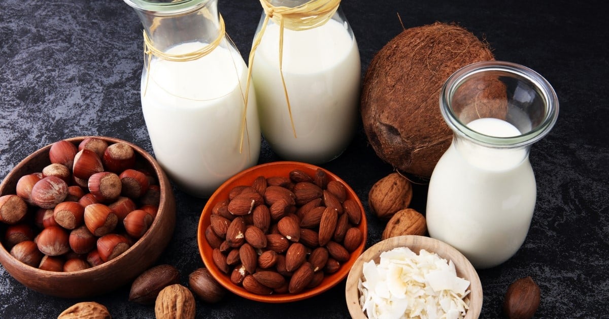 Health Benefits of Nut Milk and How to Make It From Home